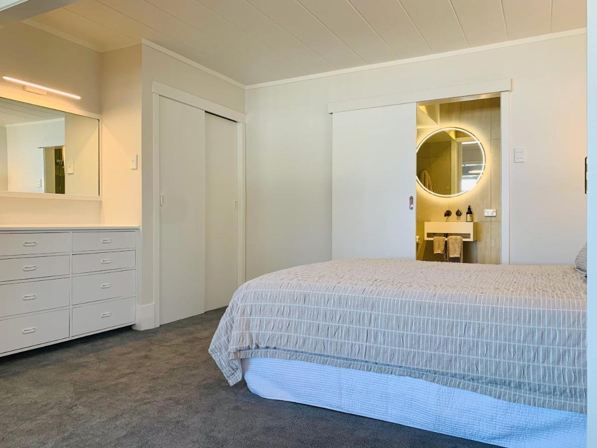 9 The Strand - New Pricing! Russell Kültér fotó